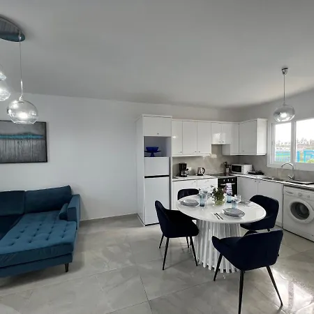 Latsi Blue 16 Brand New * Polis