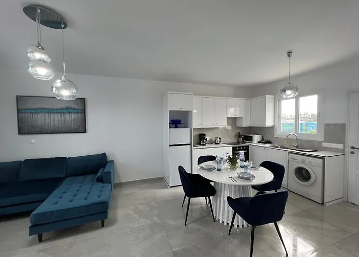 Latsi Blue 16 Brand New * Polis